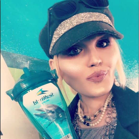 Meet your posher - Picture 2 of 8